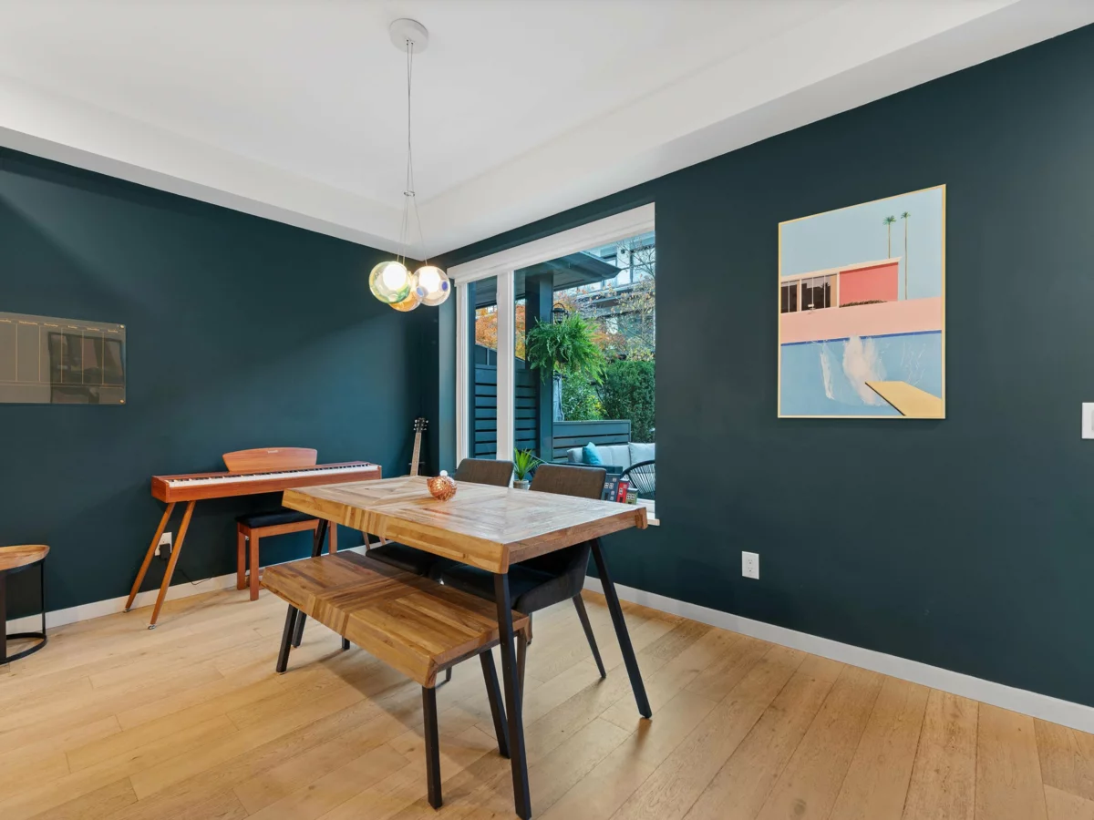 Family Room Photo of 5 528 E 2nd Street, North Vancouver, BC