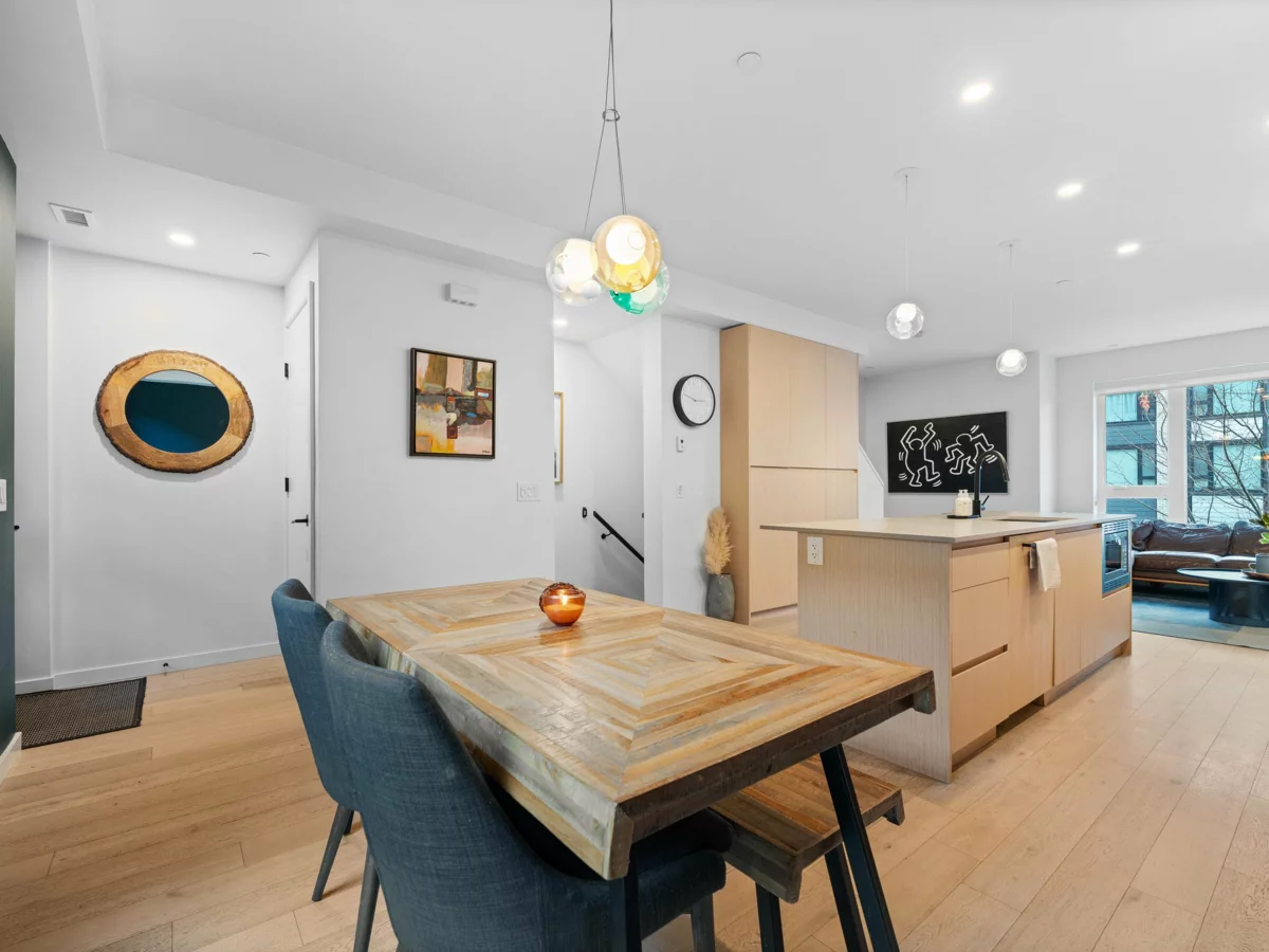 Kitchen Photo of 5 528 E 2nd Street, North Vancouver, BC