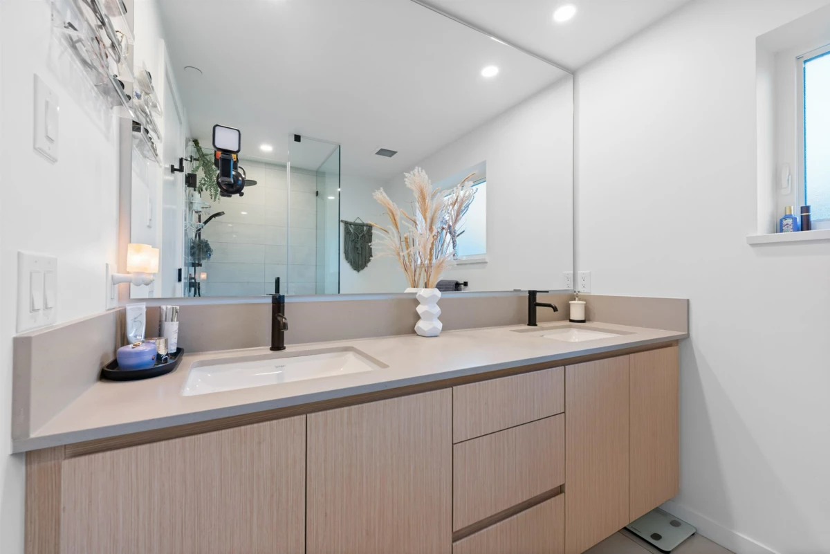 Loft / Bonus Room Photo of 5 528 E 2nd Street, North Vancouver, BC