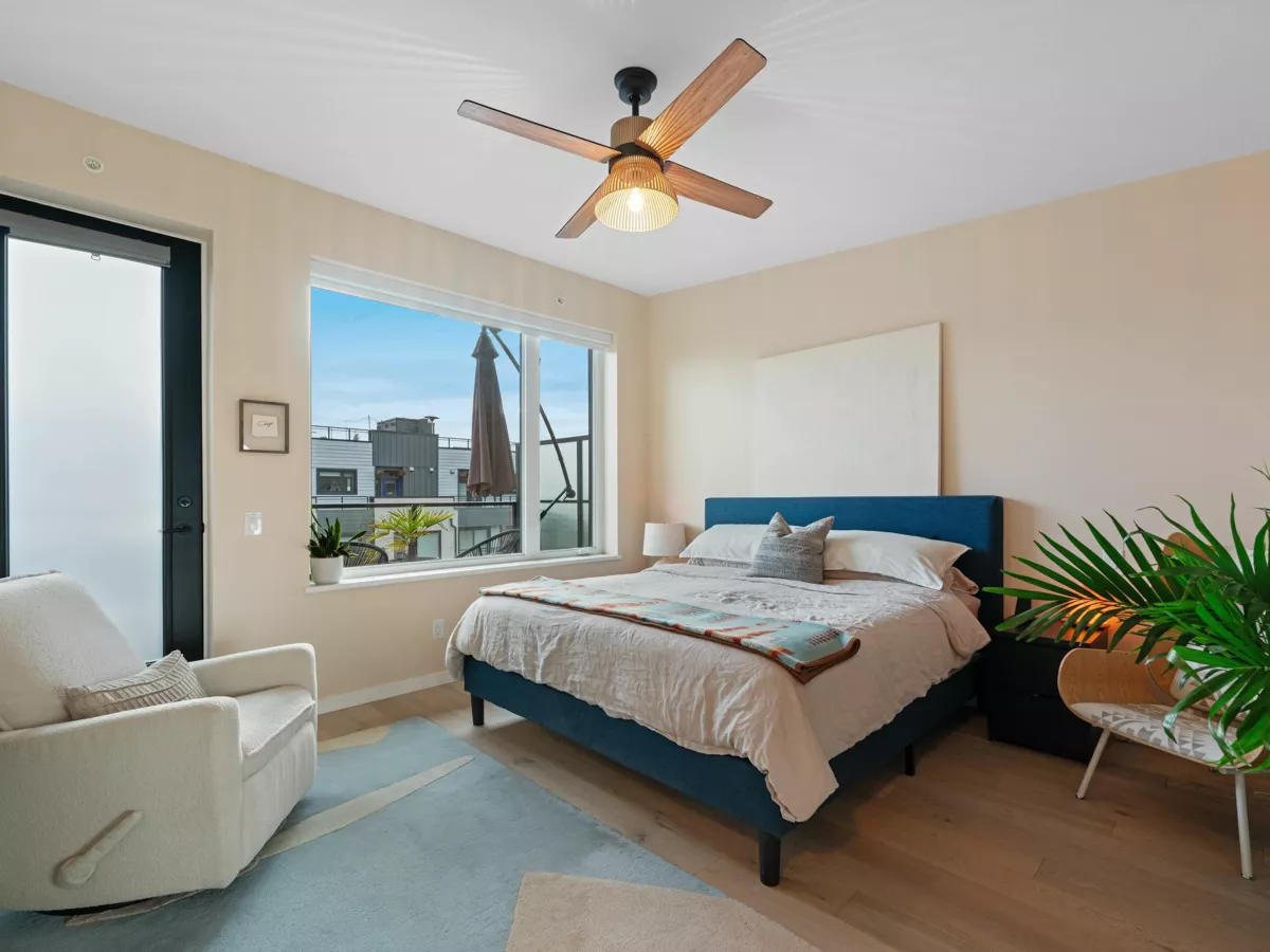 Office / Den Photo of 5 528 E 2nd Street, North Vancouver, BC