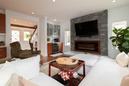 Kitchen Island Photo of 39010 Kingfisher Road, Squamish, BC