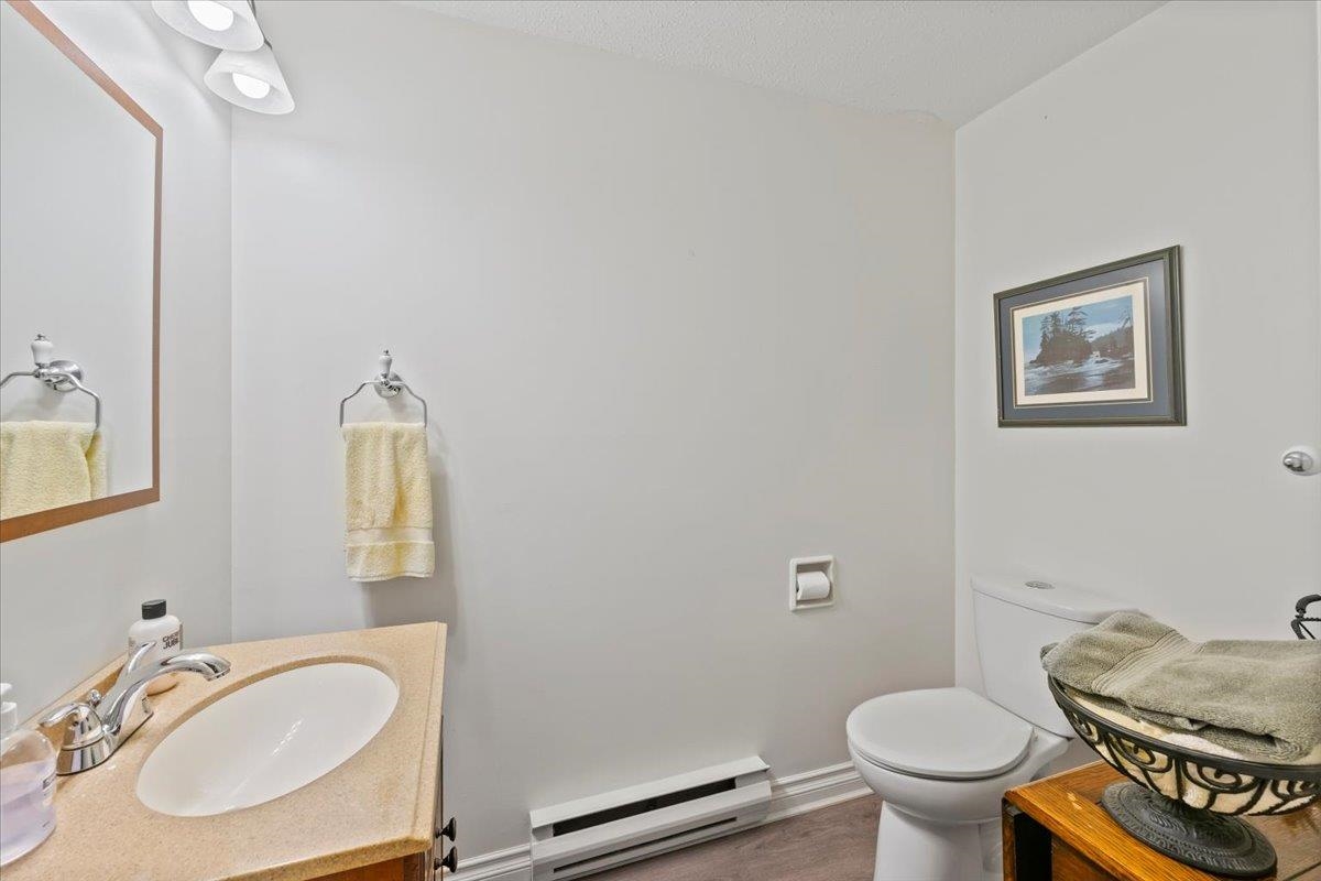 Breakfast Nook Photo of 19412 62 Avenue, Surrey, BC