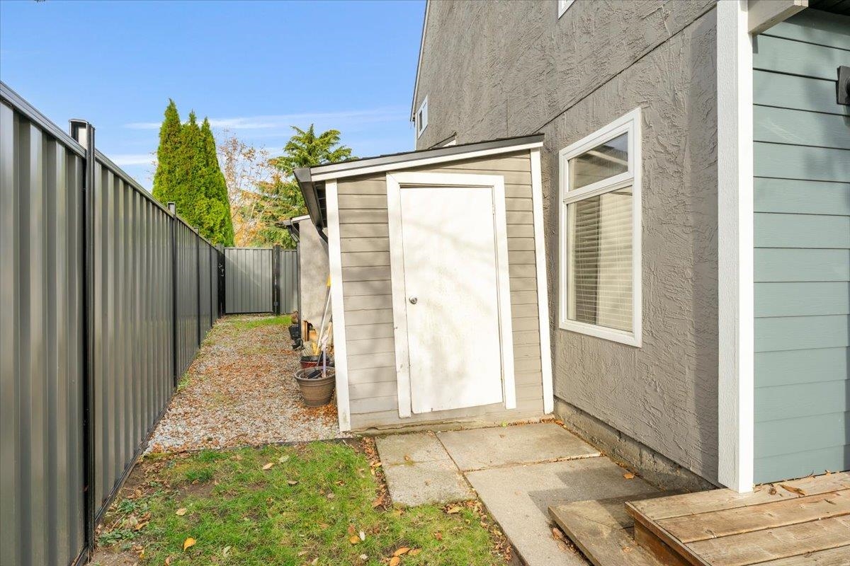 Outdoor Deck Photo of 19412 62 Avenue, Surrey, BC