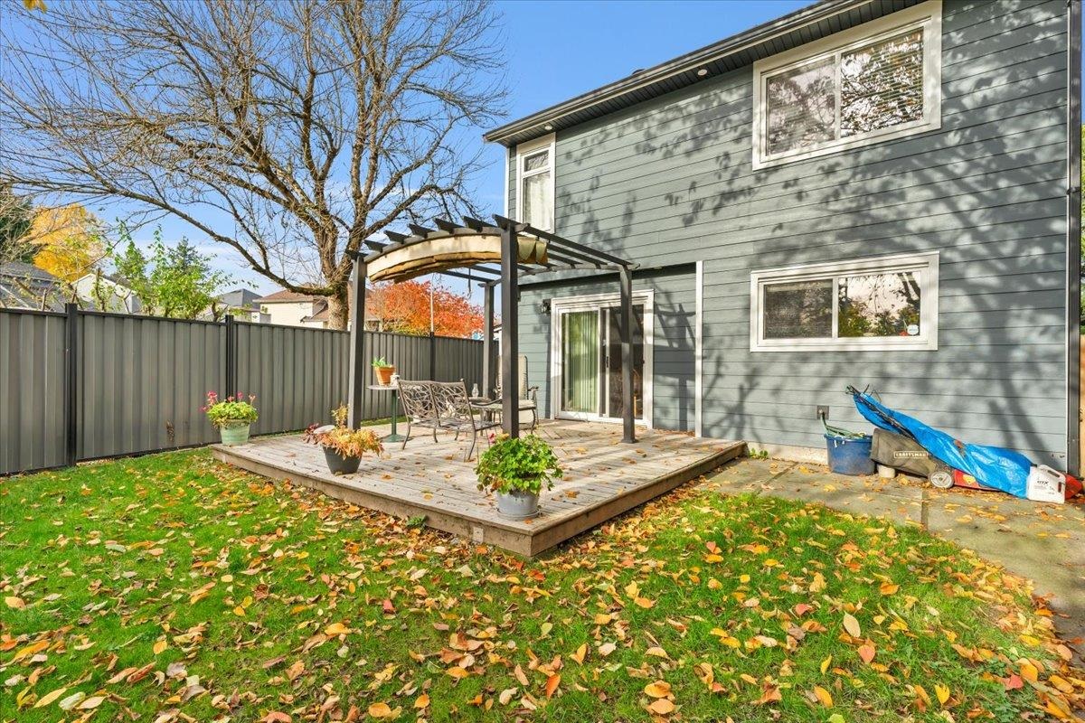 Outdoor Patio Photo of 19412 62 Avenue, Surrey, BC