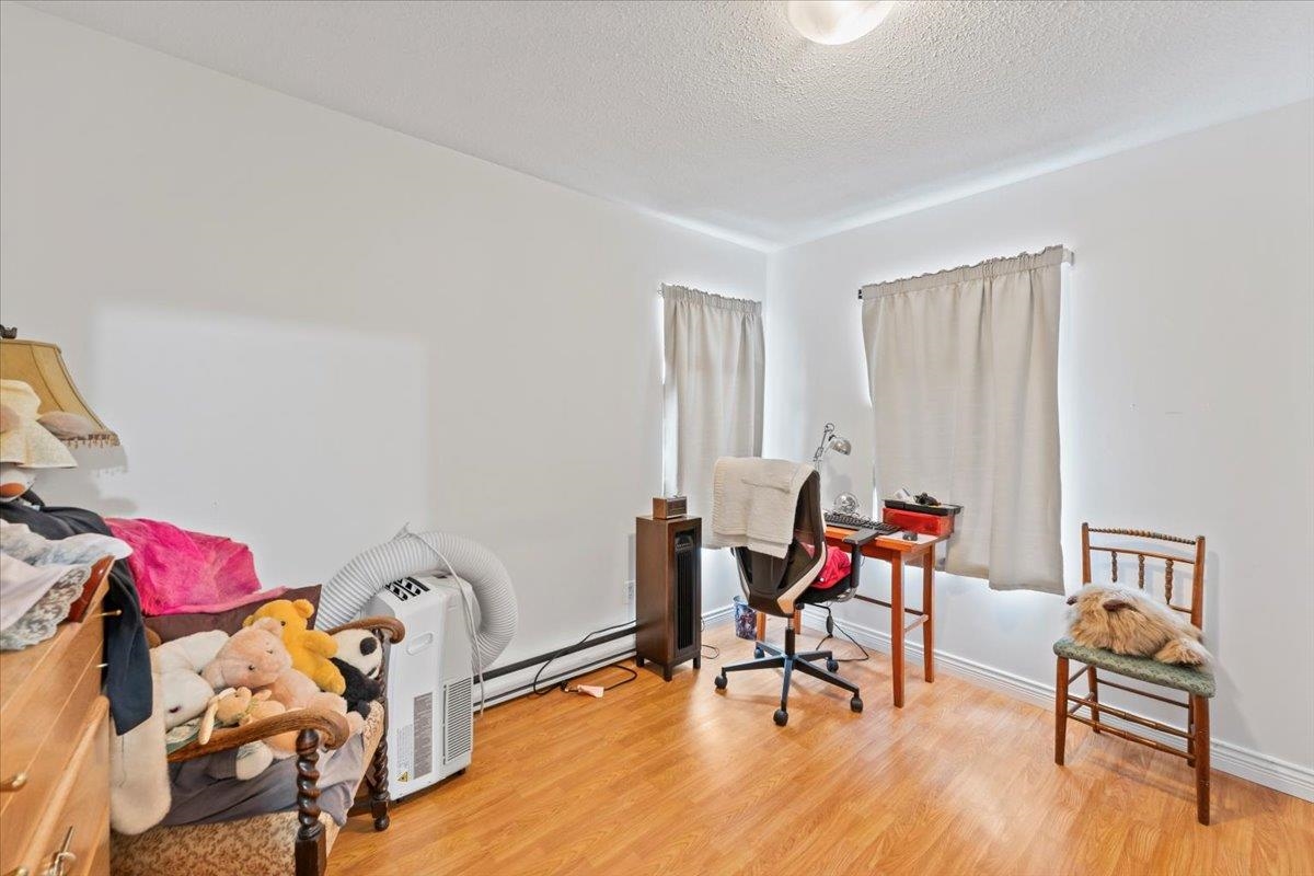 Powder Room Photo of 19412 62 Avenue, Surrey, BC