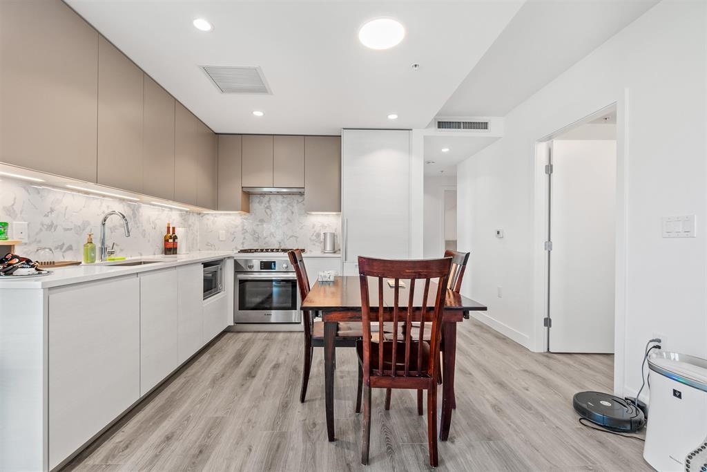 Family Room Photo of 502 8188 Fraser Street, Vancouver, BC