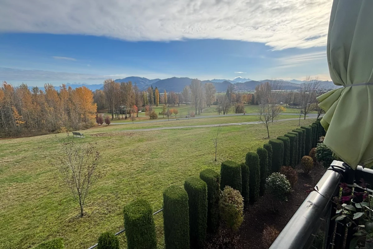 Backyard Photo of 205 33755 7 Avenue, Mission, BC