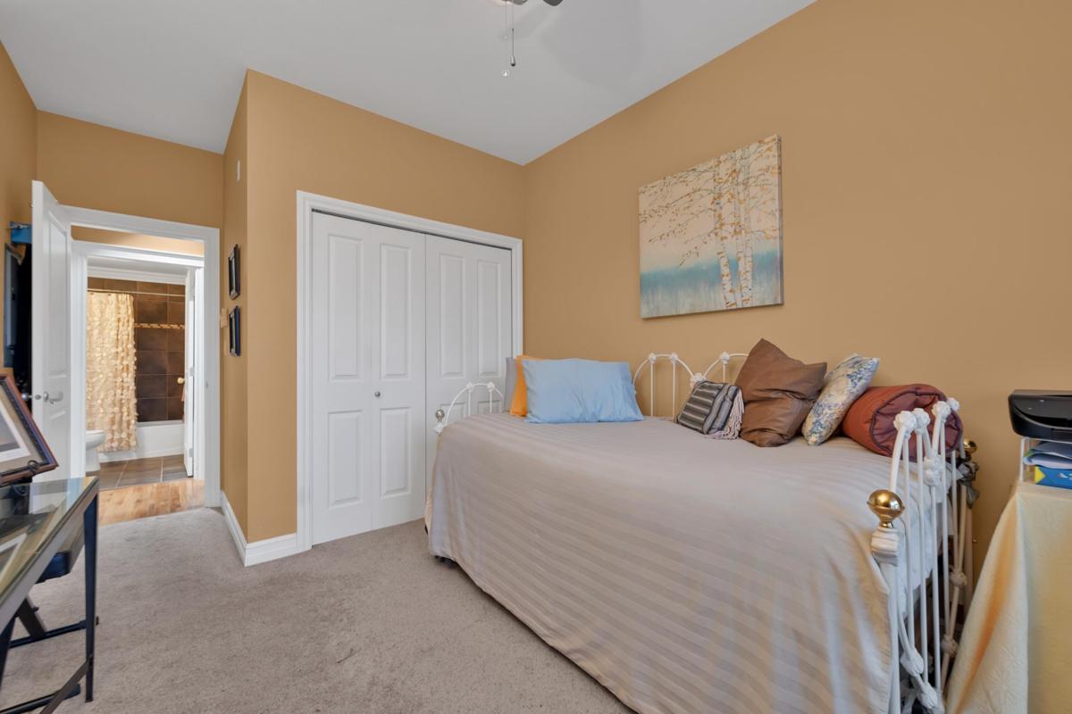 Entry Foyer Photo of 205 33755 7 Avenue, Mission, BC