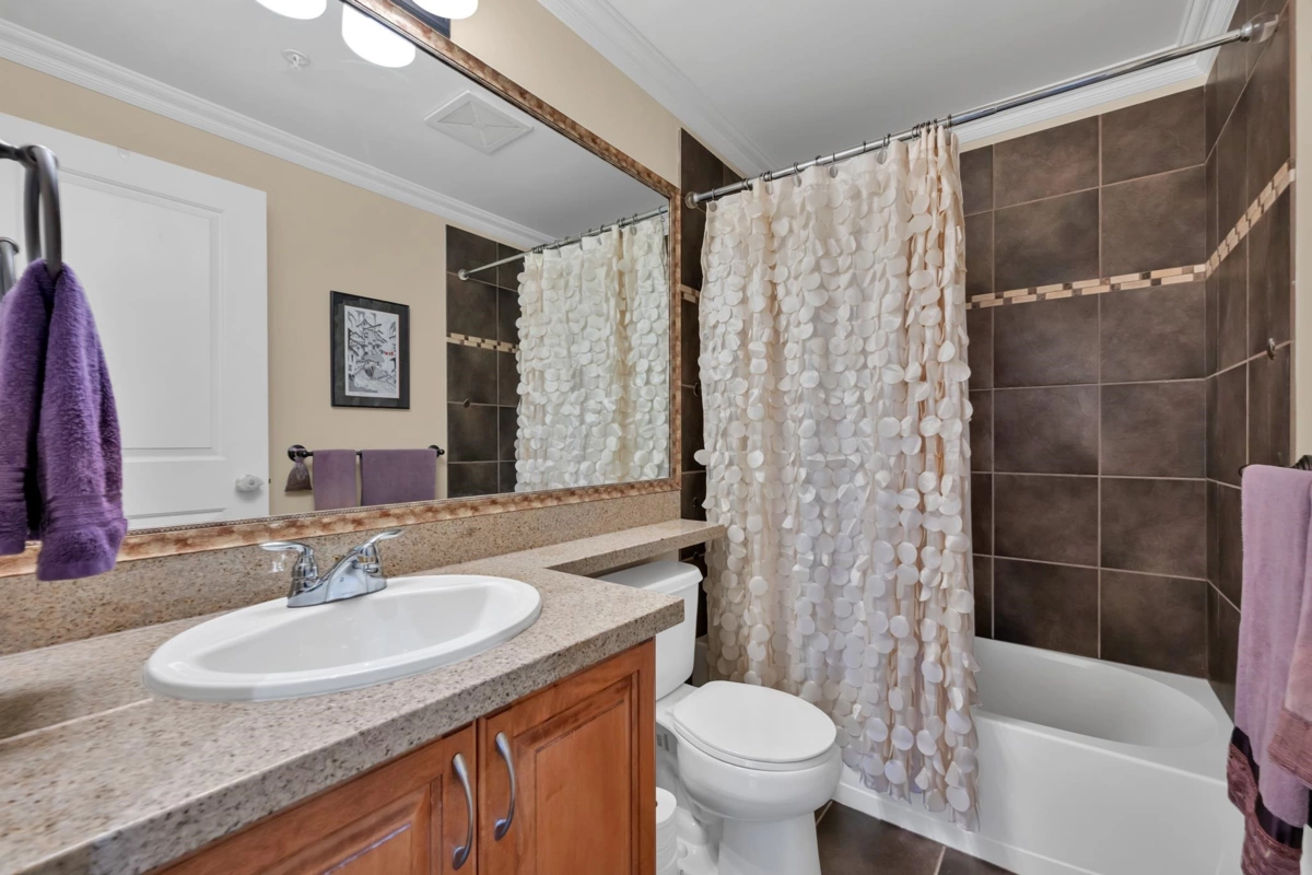 Hallway Photo of 205 33755 7 Avenue, Mission, BC