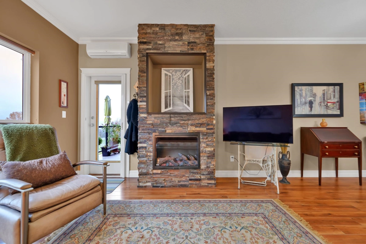 Kitchen Photo of 205 33755 7 Avenue, Mission, BC