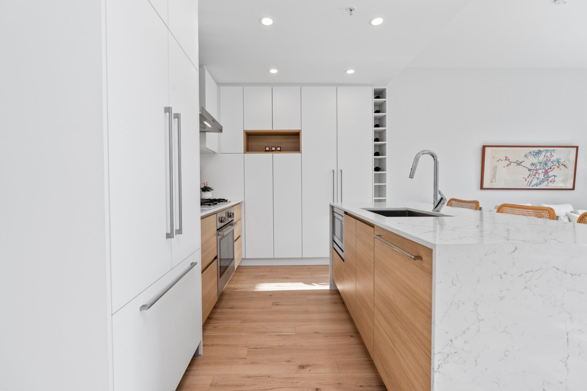 Dining Area Photo of 527 3131 Murray Street, Port Moody, BC