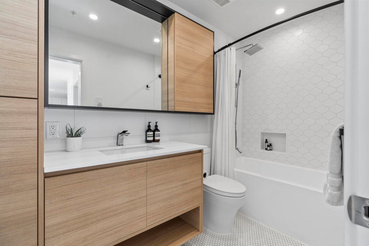 Loft / Bonus Room Photo of 527 3131 Murray Street, Port Moody, BC