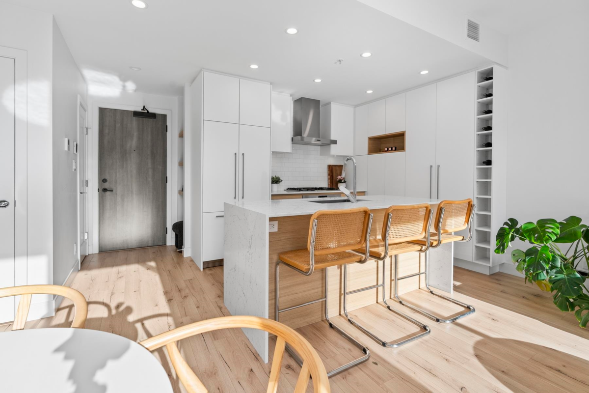 Walk-In Closet Photo of 527 3131 Murray Street, Port Moody, BC