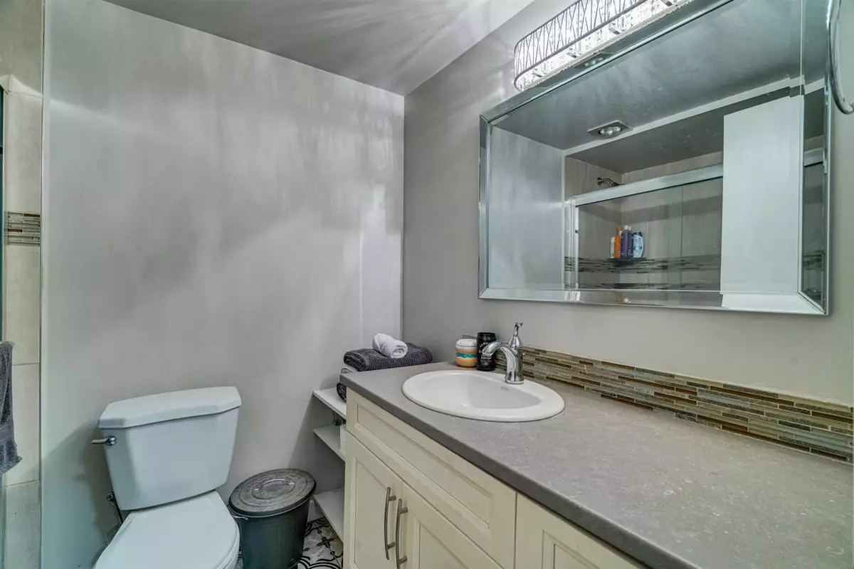 Basement Recreation Room Photo of 207 1381 Martin Street, White Rock, BC