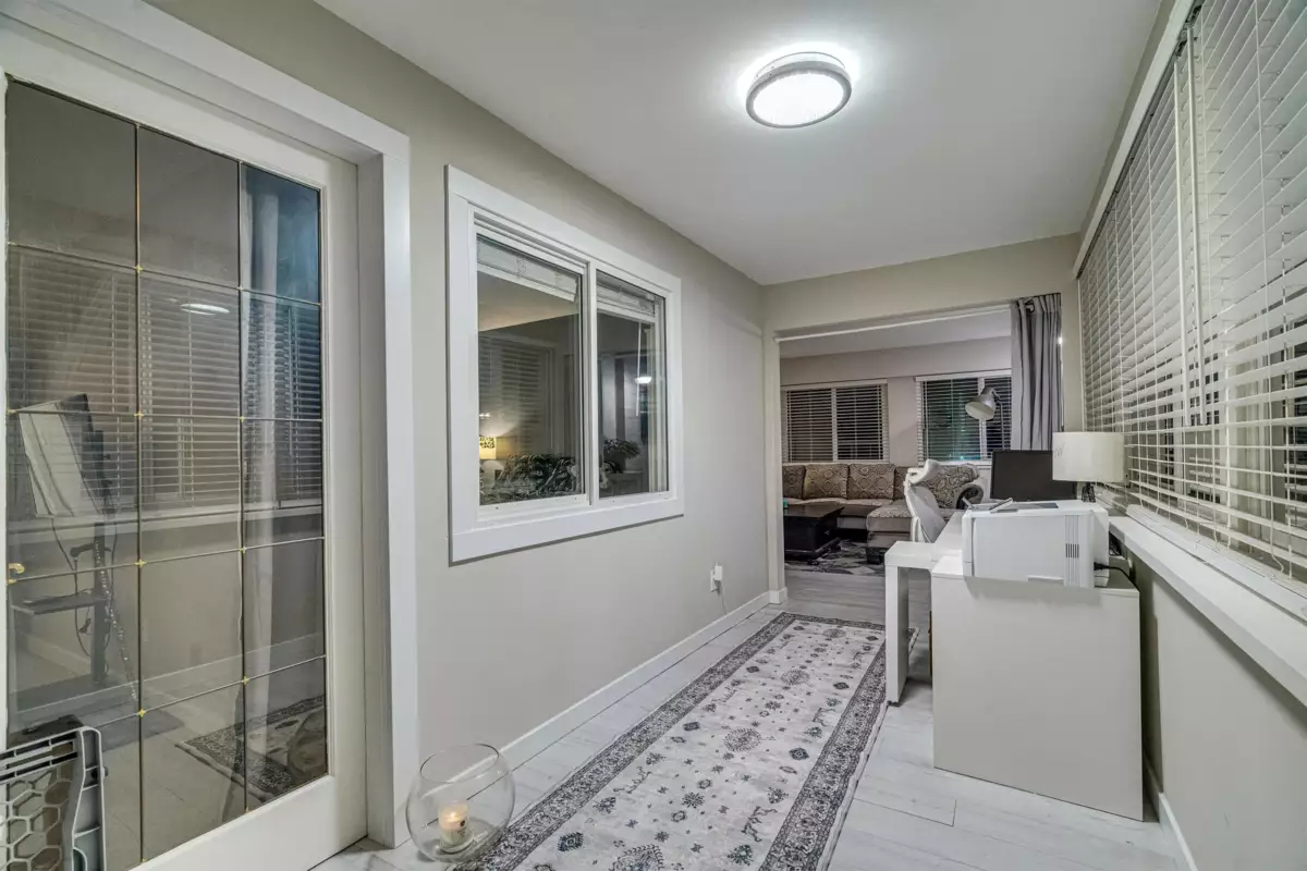 Bedroom 3 Photo of 207 1381 Martin Street, White Rock, BC