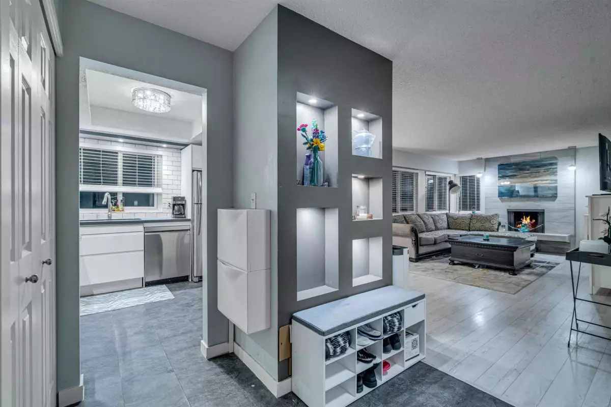 Guest Bathroom Photo of 207 1381 Martin Street, White Rock, BC