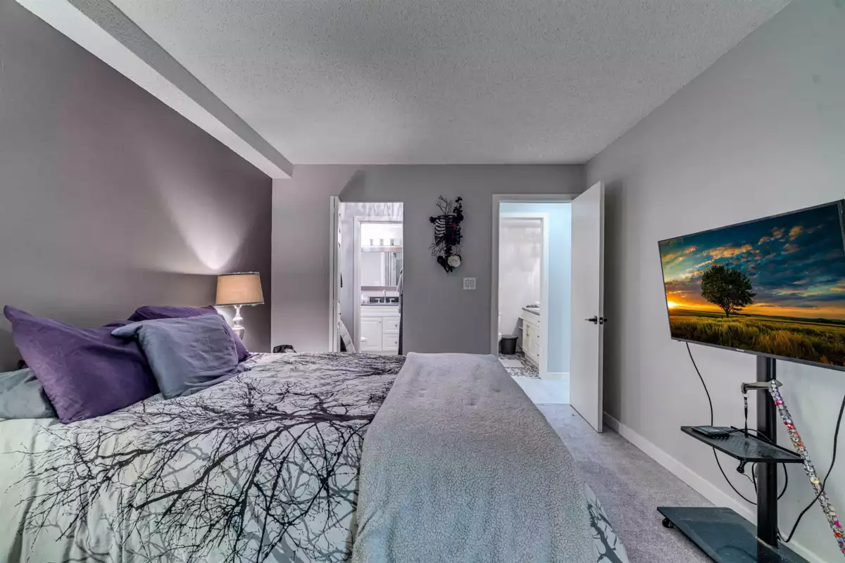 Hallway Photo of 207 1381 Martin Street, White Rock, BC