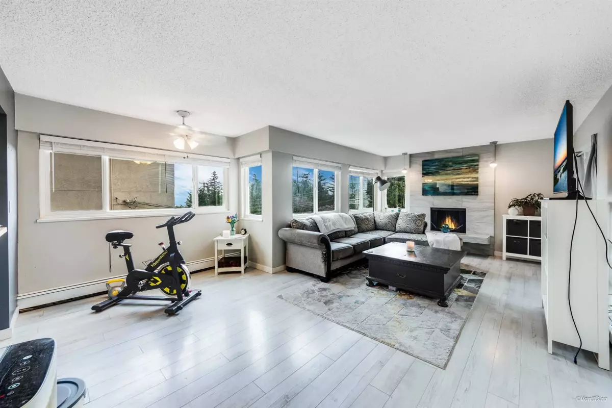 Living Room Photo of 207 1381 Martin Street, White Rock, BC