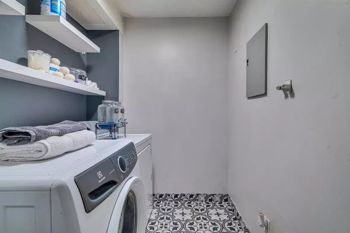 Outdoor Patio Photo of 207 1381 Martin Street, White Rock, BC