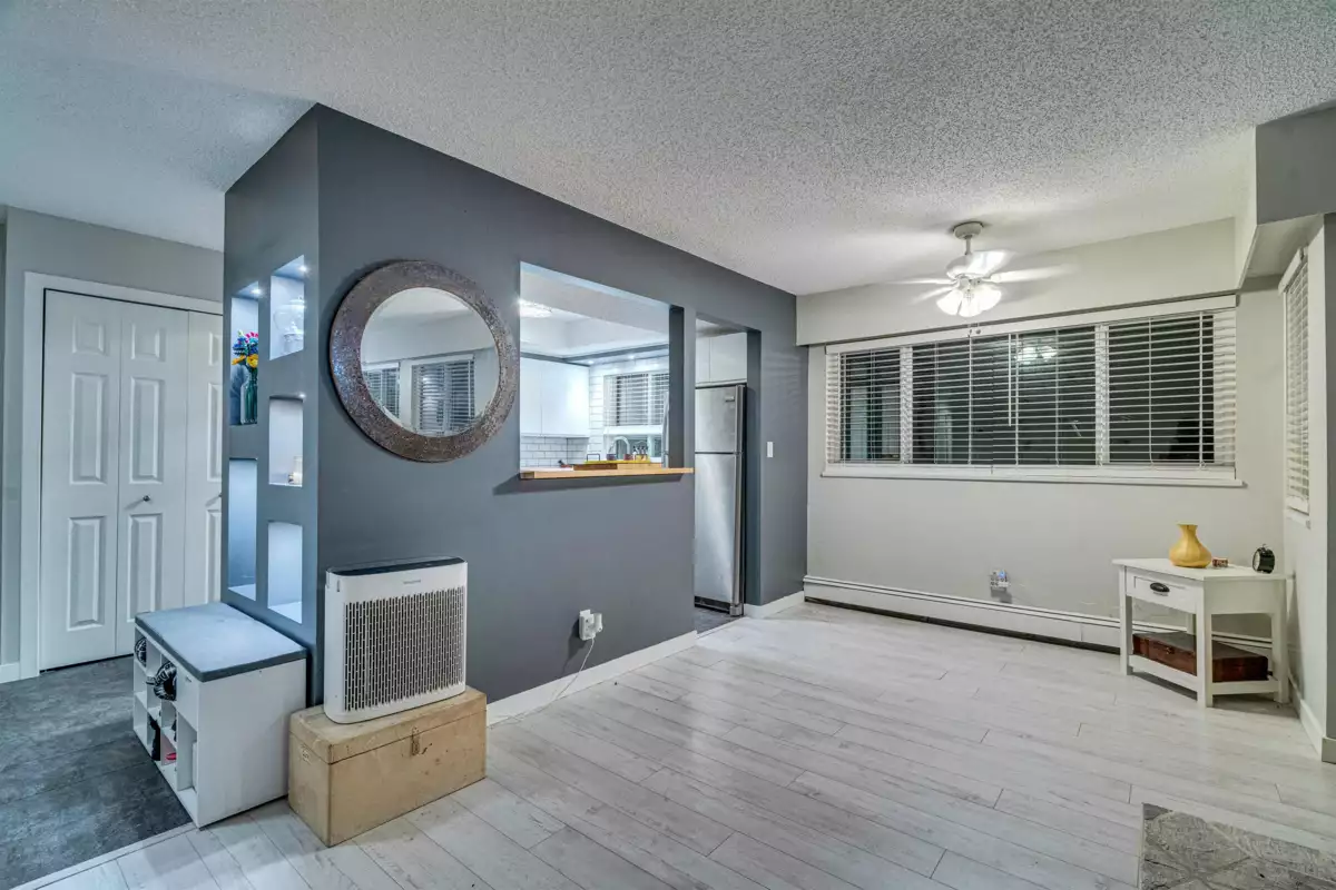 Powder Room Photo of 207 1381 Martin Street, White Rock, BC