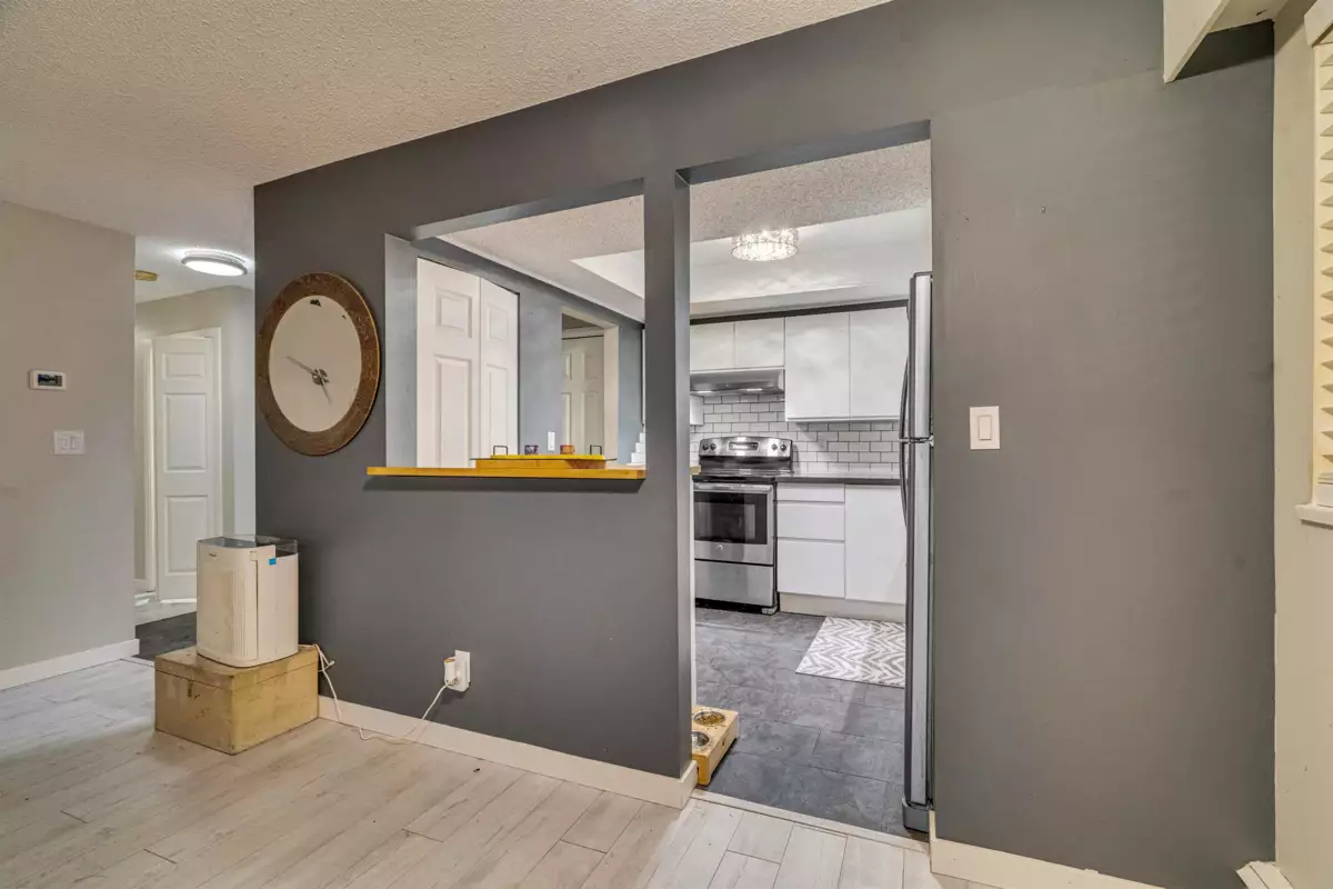 Primary Bedroom Photo of 207 1381 Martin Street, White Rock, BC