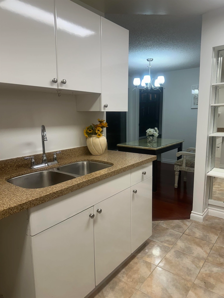 Dining Area Photo of 207 1080 Broughton Street, Vancouver, BC