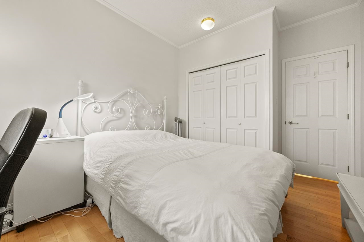 Entry Foyer Photo of 2302 6188 Patterson Avenue, Burnaby, BC