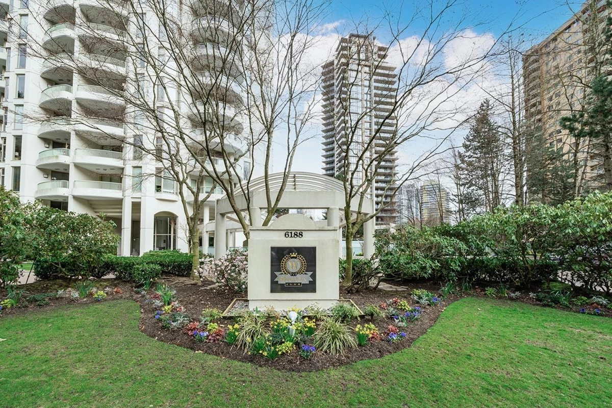 Family Room Photo of 2302 6188 Patterson Avenue, Burnaby, BC