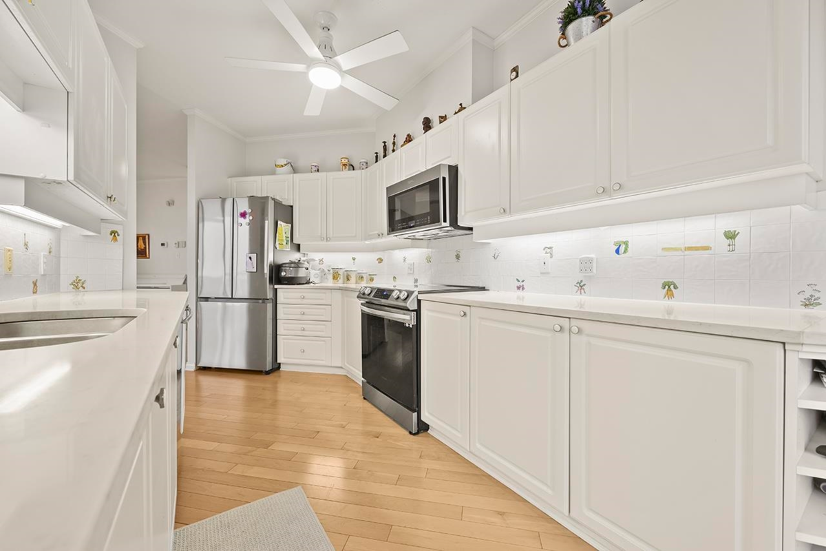 Loft / Bonus Room Photo of 2302 6188 Patterson Avenue, Burnaby, BC