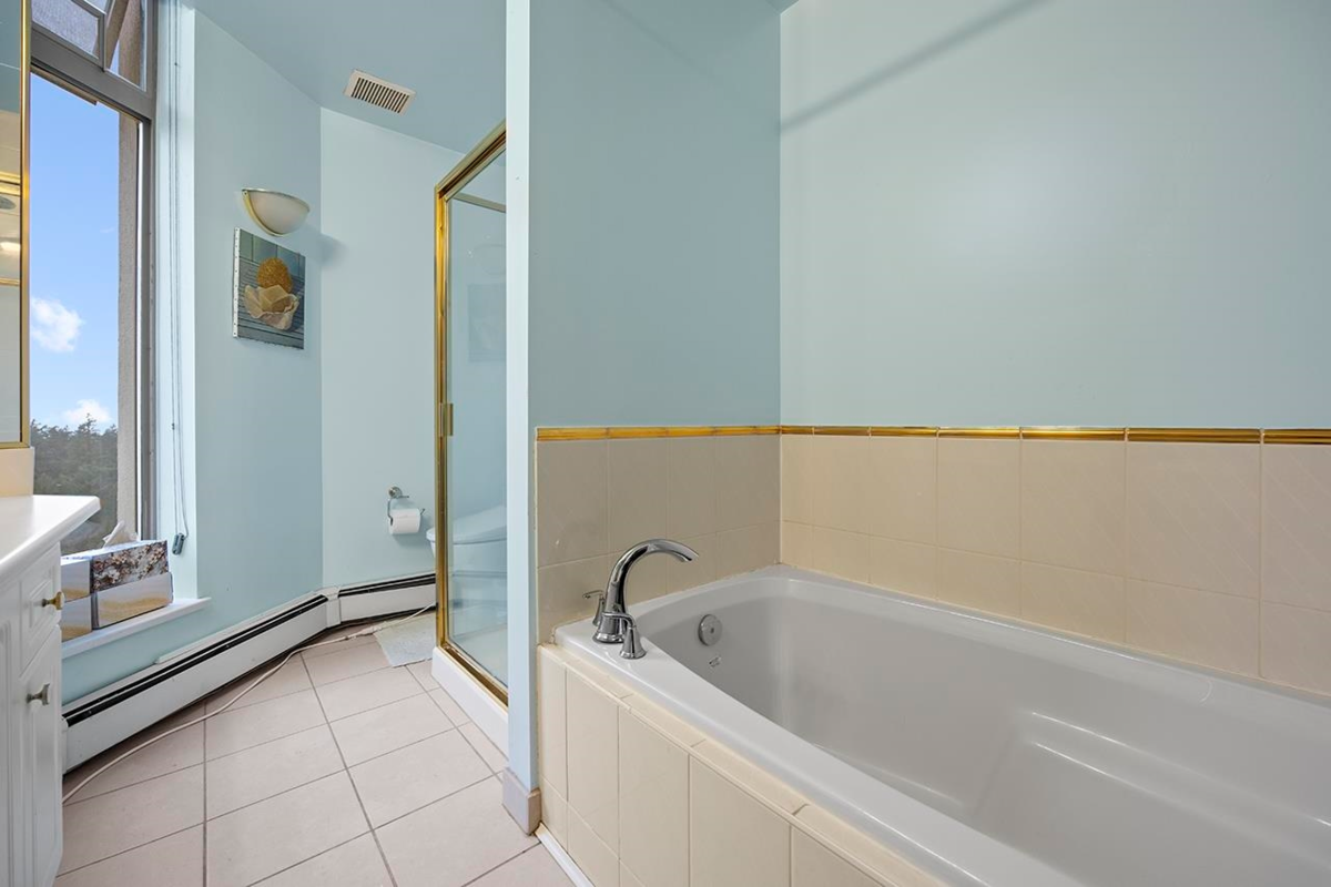 Outdoor Patio Photo of 2302 6188 Patterson Avenue, Burnaby, BC