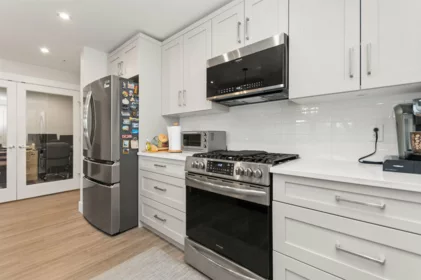 Kitchen Island Photo of 208 45745 Watson Road, Chilliwack, BC