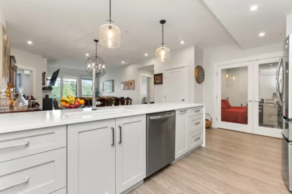 Kitchen Photo of 208 45745 Watson Road, Chilliwack, BC