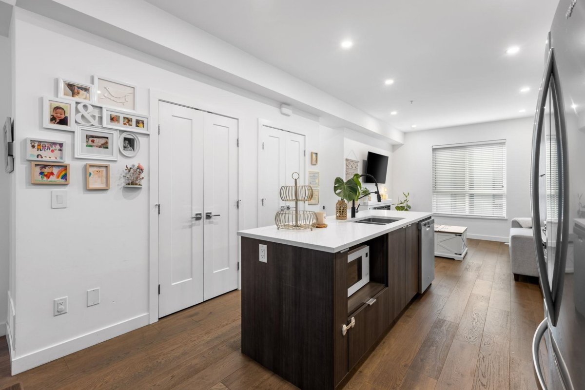 Dining Area Photo of 18 19789 55 Avenue, Langley, BC