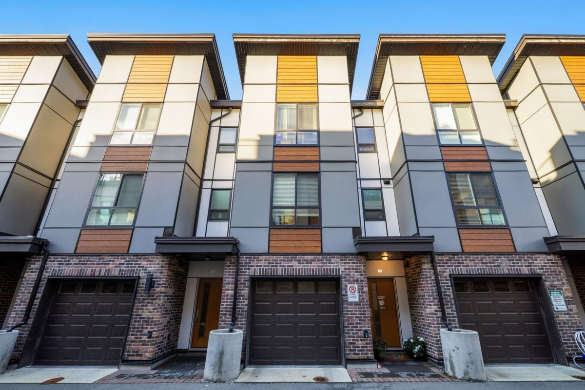 Exterior Front Photo of 18 19789 55 Avenue, Langley, BC