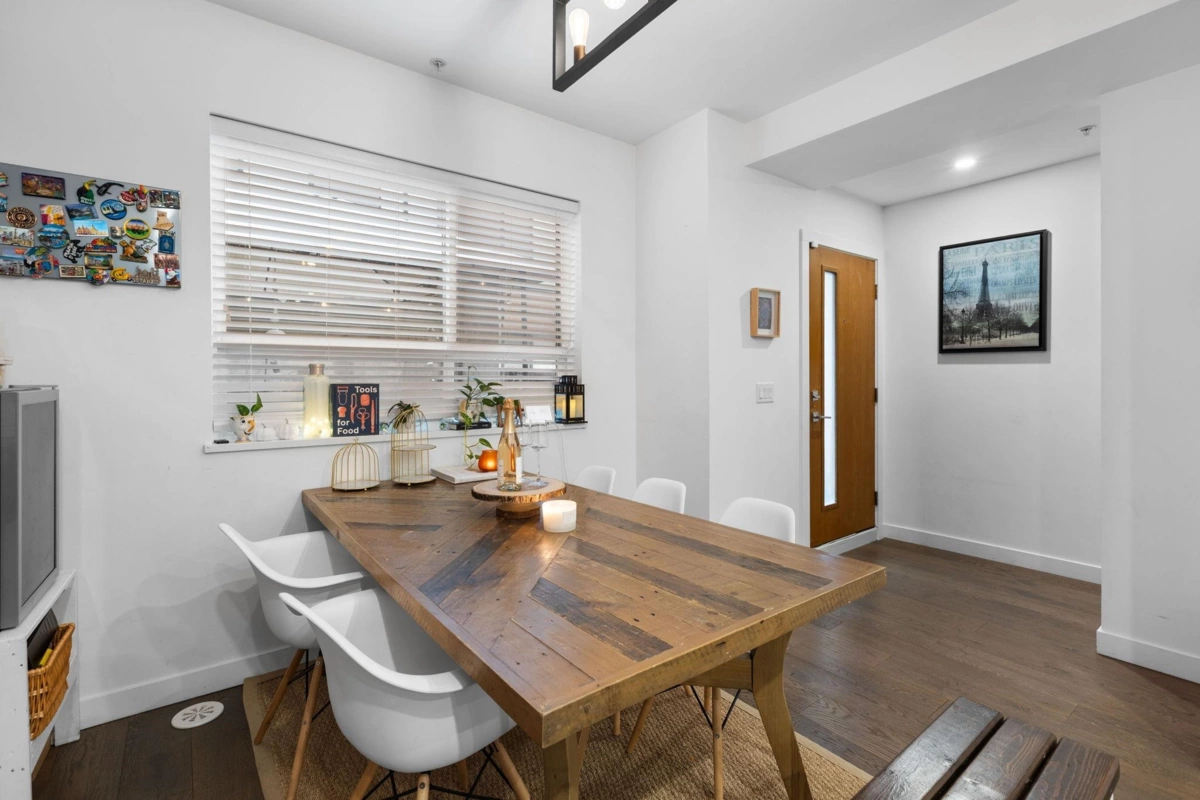 Guest Bathroom Photo of 18 19789 55 Avenue, Langley, BC