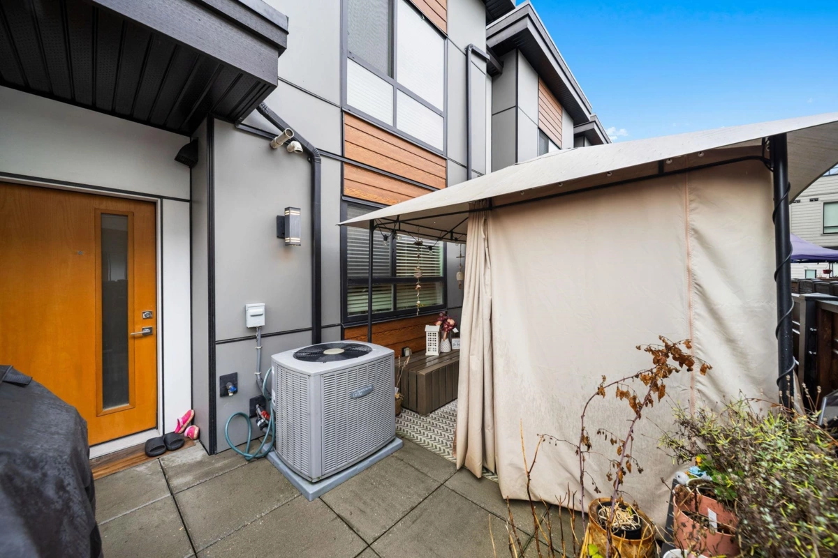 Hot Tub / Spa Photo of 18 19789 55 Avenue, Langley, BC