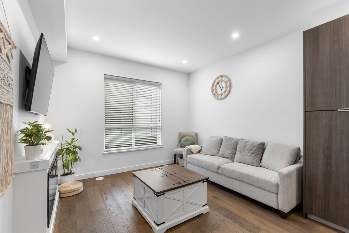Kitchen Island Photo of 18 19789 55 Avenue, Langley, BC