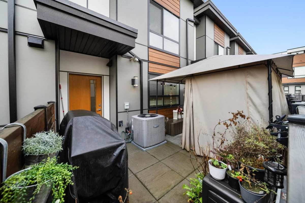 Neighborhood Park Photo Near 18 19789 55 Avenue, Langley, BC