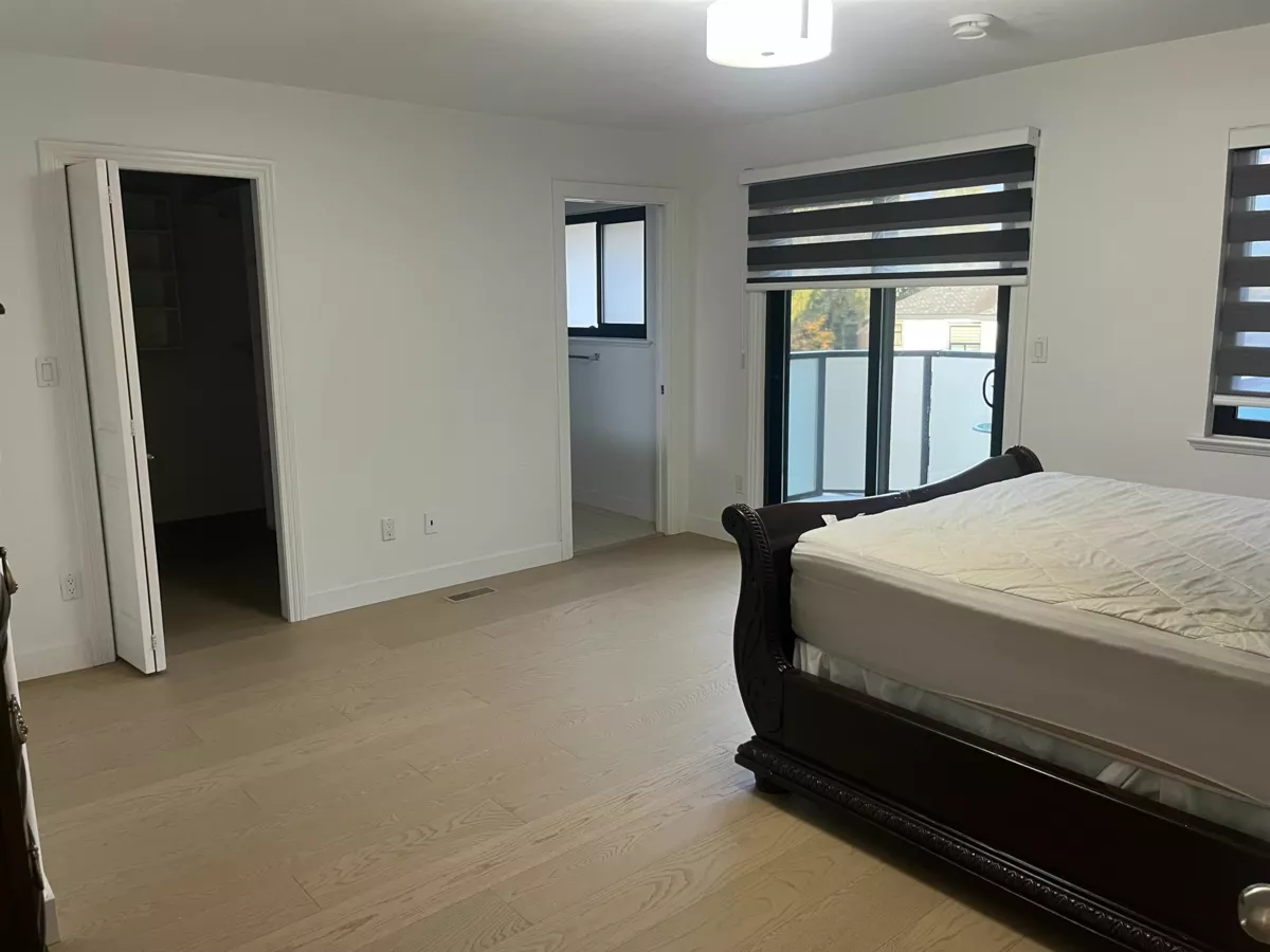 Laundry Room Photo of 7622 147a Street, Surrey, BC