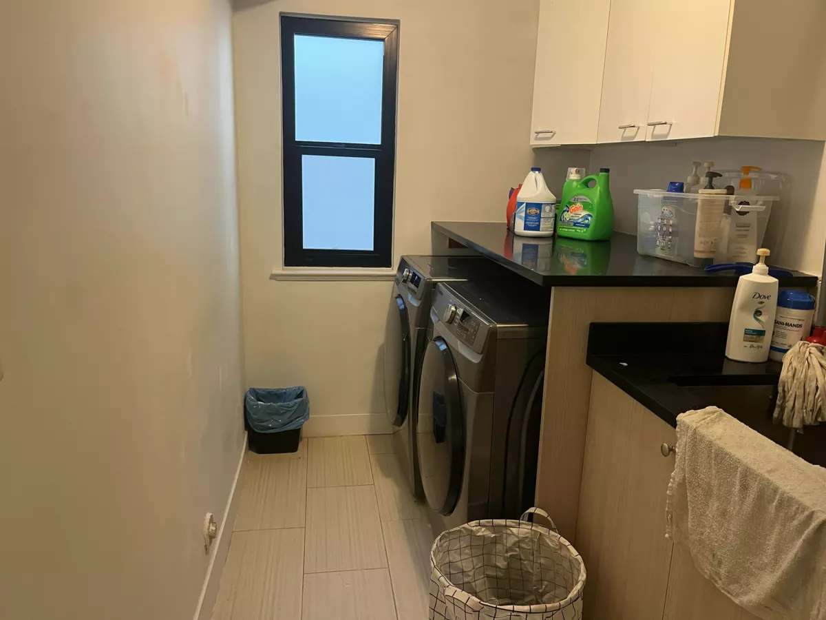 Powder Room Photo of 7622 147a Street, Surrey, BC