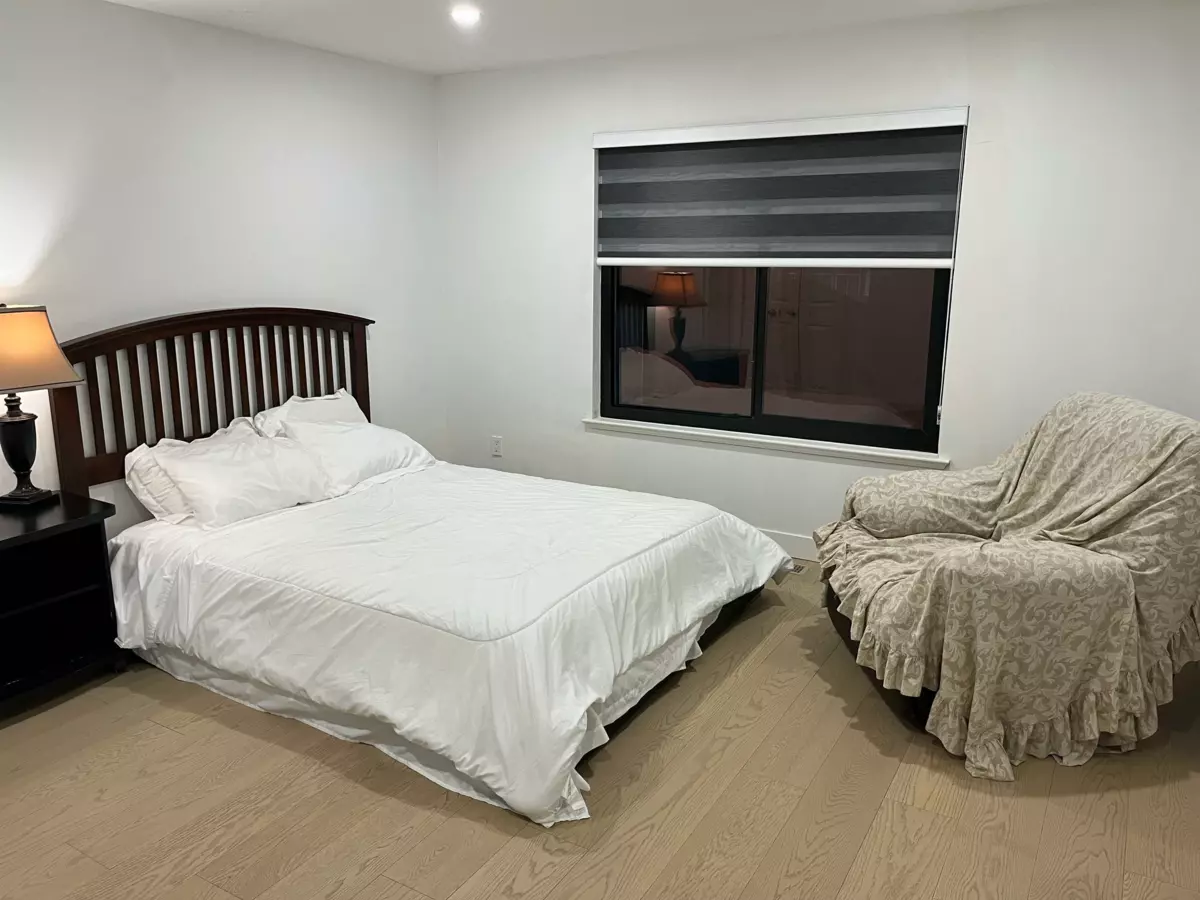 Walk-In Closet Photo of 7622 147a Street, Surrey, BC