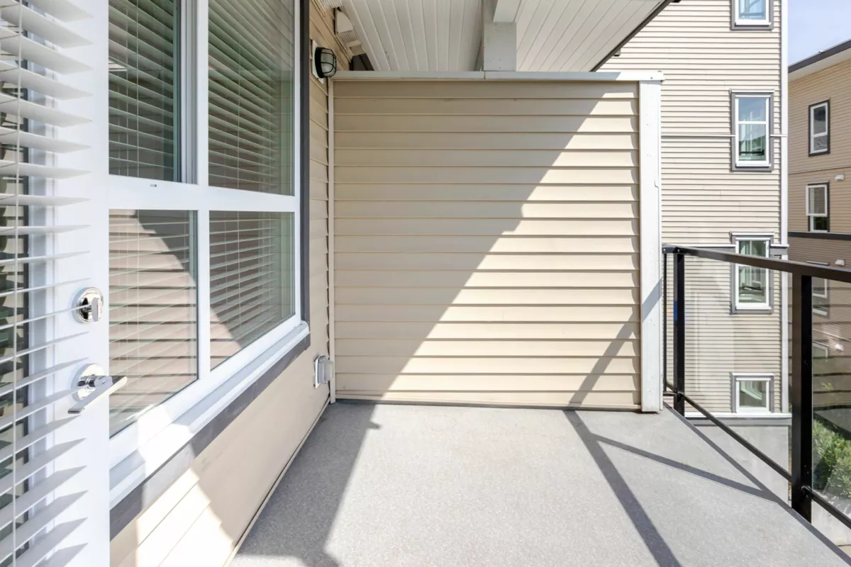 Entry Foyer Photo of 213 6468 195a Street, Surrey, BC