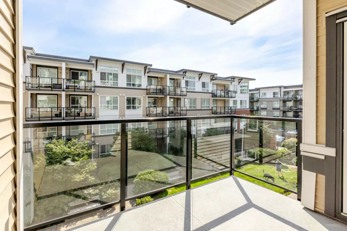 Hallway Photo of 213 6468 195a Street, Surrey, BC