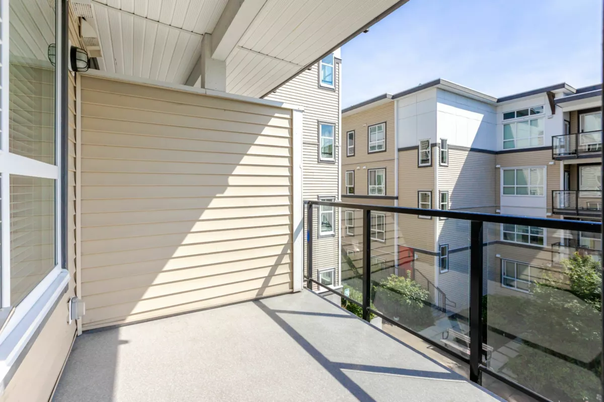Mudroom Photo of 213 6468 195a Street, Surrey, BC