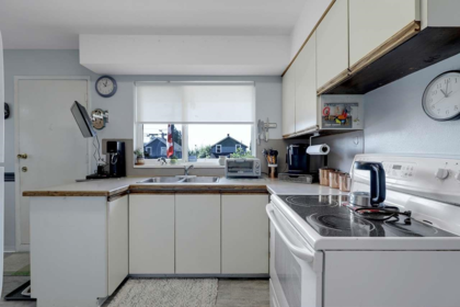 203 E 26th Street, North Vancouver, BC
