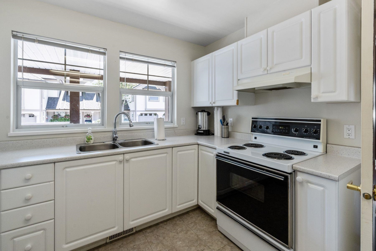 Kitchen Island Photo of 63 16318 82 Avenue, Surrey, BC
