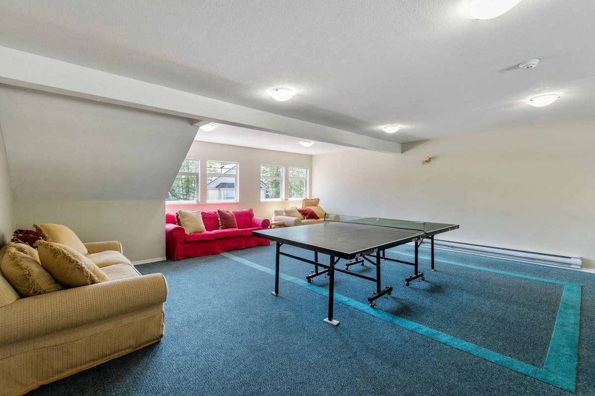 Kitchen Photo of 63 16318 82 Avenue, Surrey, BC