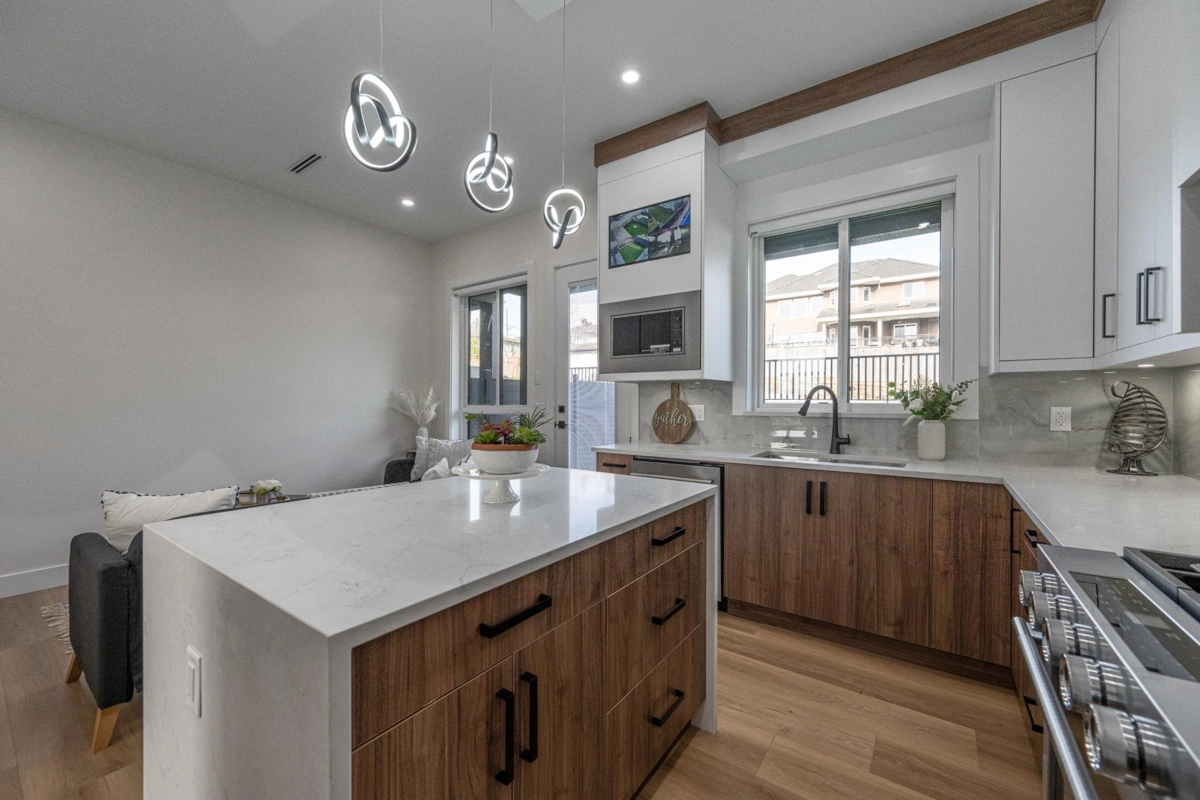 Mudroom Photo of 103 1149 Dansey Avenue, Coquitlam, BC