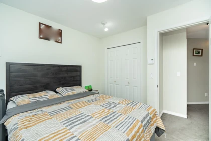 Basement Recreation Room Photo of 1 14877 58 Avenue, Surrey, BC
