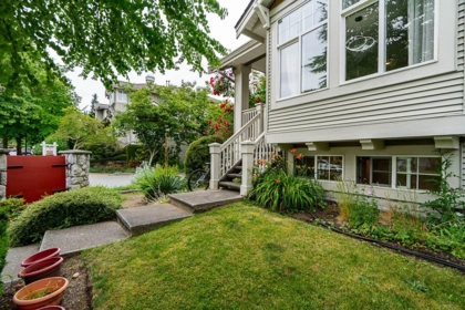 Front Yard Photo of 1 14877 58 Avenue, Surrey, BC